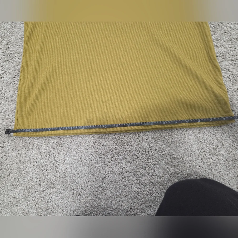 Snug Long-Sleeve Crew-Neck T-Shirt - Picture 5 of 11